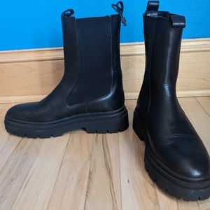 ZARA - W's Chelsea Boots. Size 10